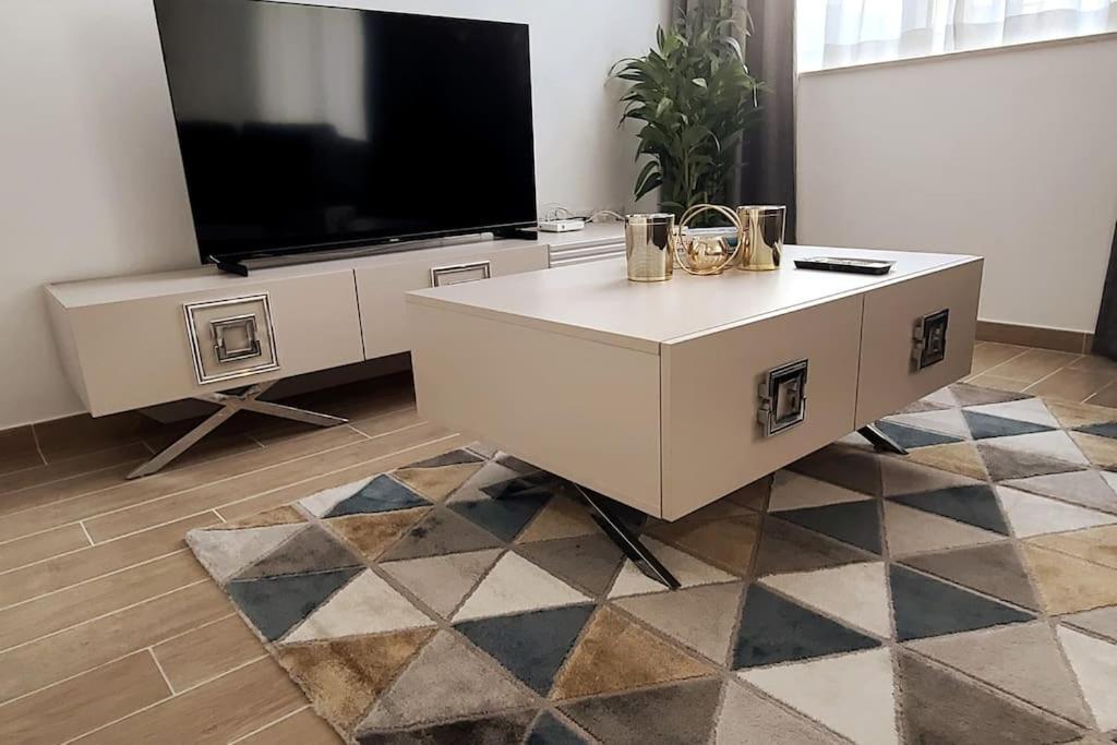Luxury Apartment In Yas Island Абу Даби Екстериор снимка