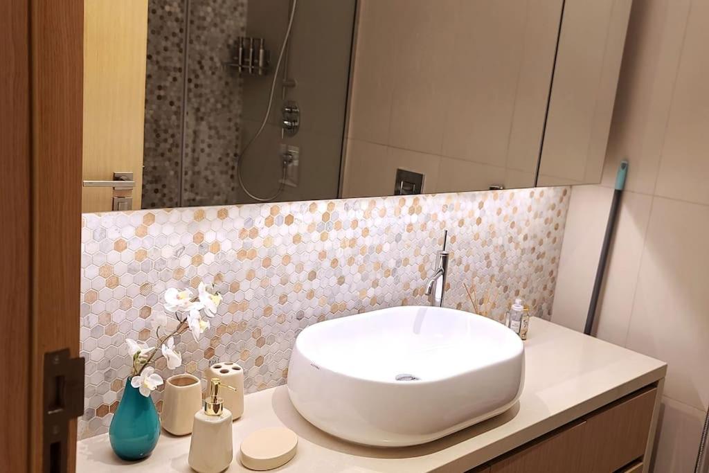 Luxury Apartment In Yas Island Абу Даби Екстериор снимка